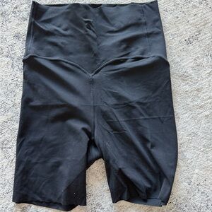 Sleek Black Women's Maternity Bike Shorts